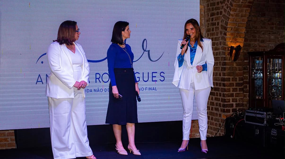 Conversa entre participantes no palco em edição anterior